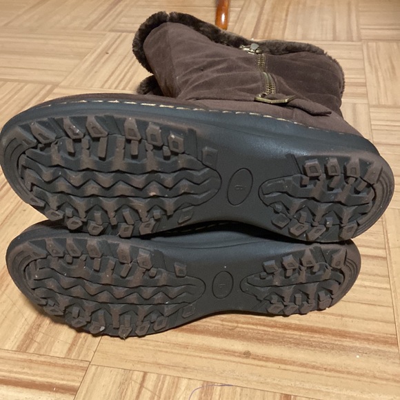 Brown boots with “fur” - Picture 5 of 8